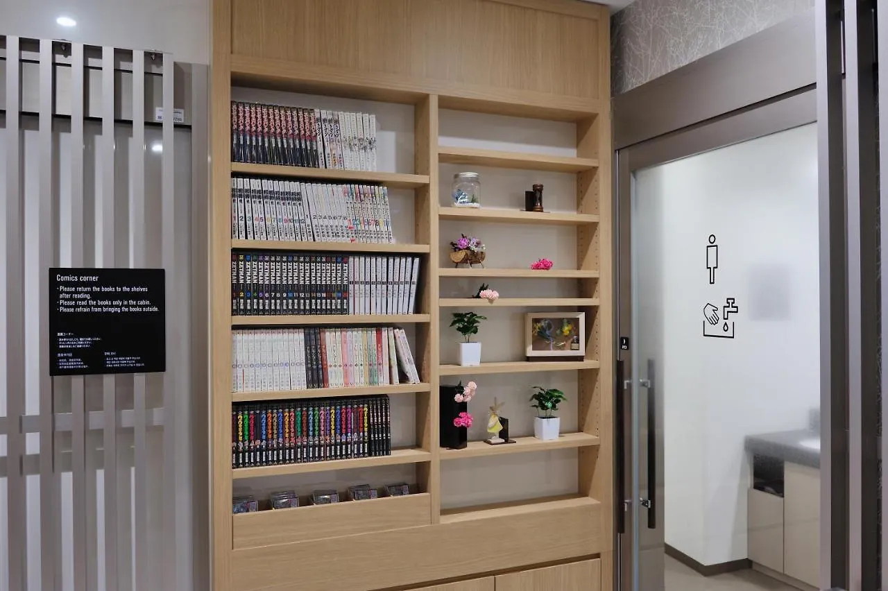 Global Cabin Tokyo Gotanda Capsule hotel