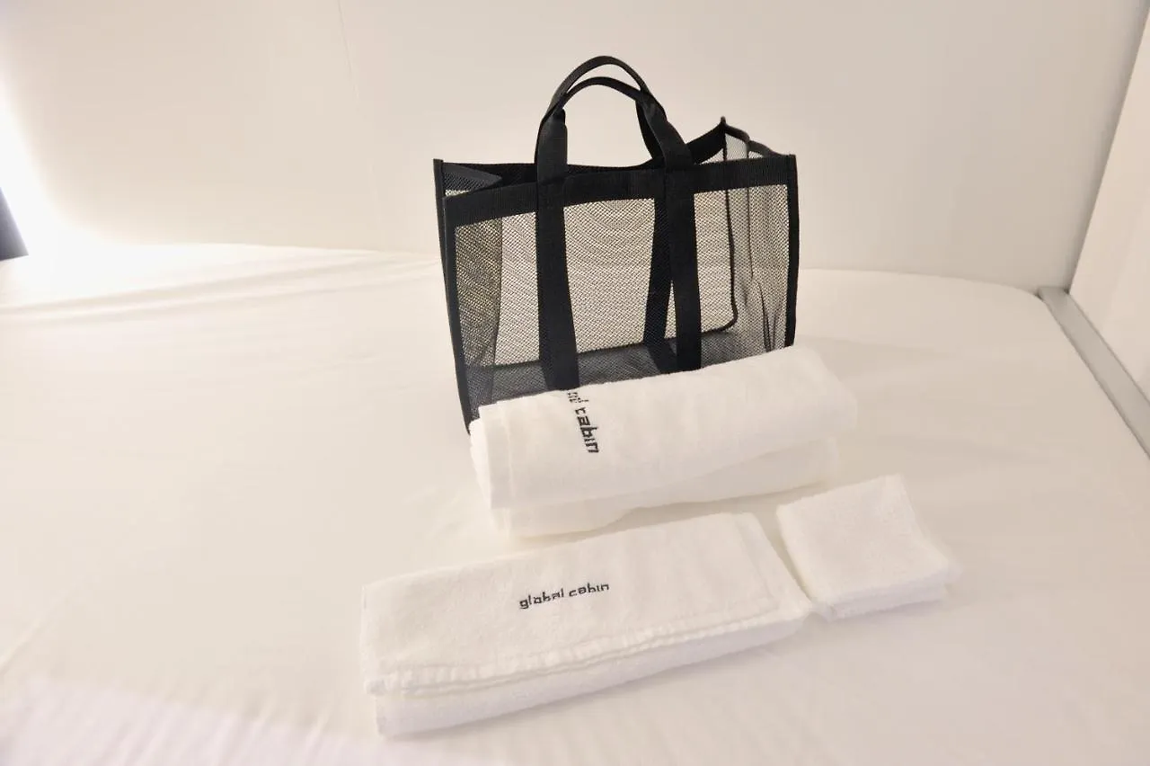 Capsule hotel Global Cabin Tokyo Gotanda