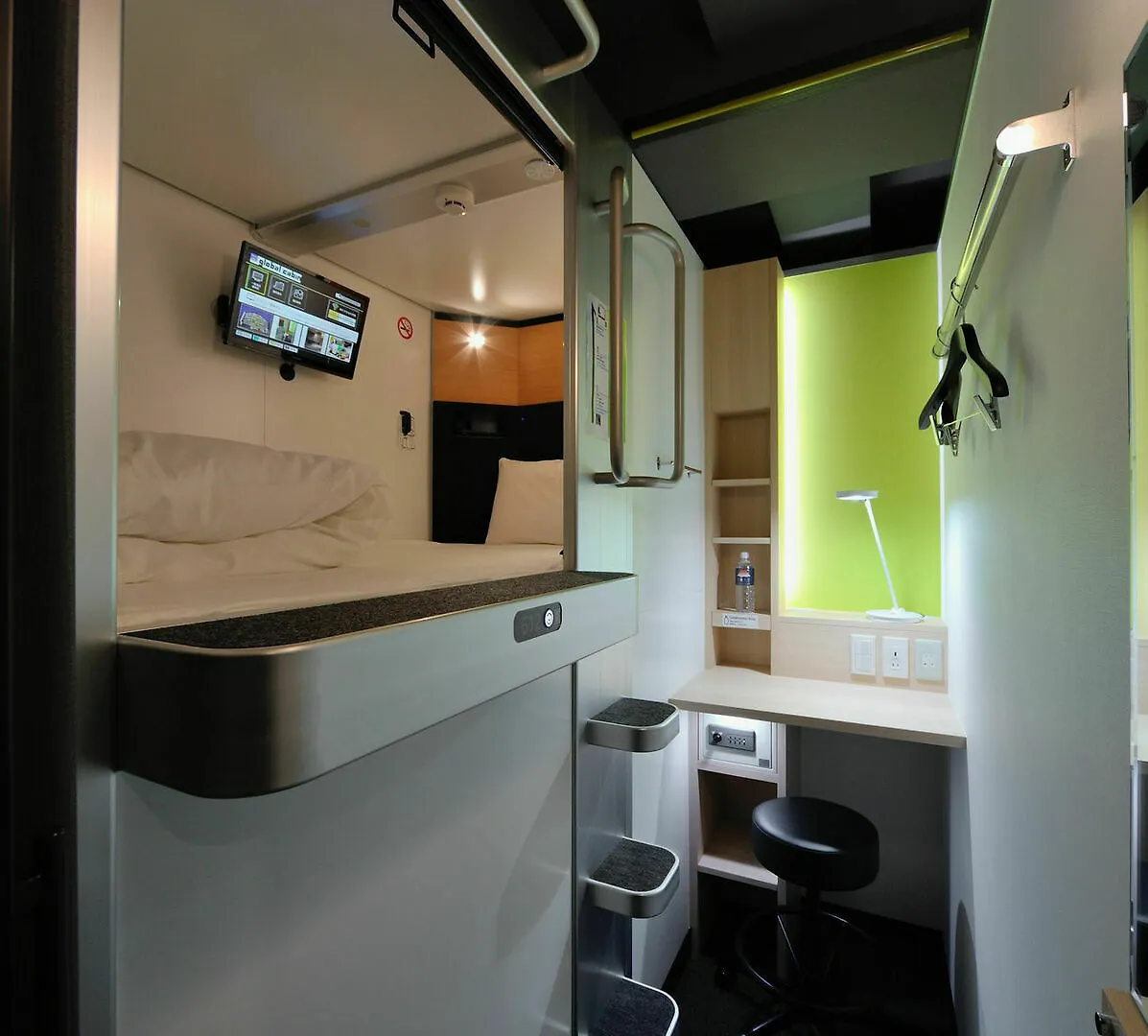 Global Cabin Tokyo Gotanda 2*,  Japan