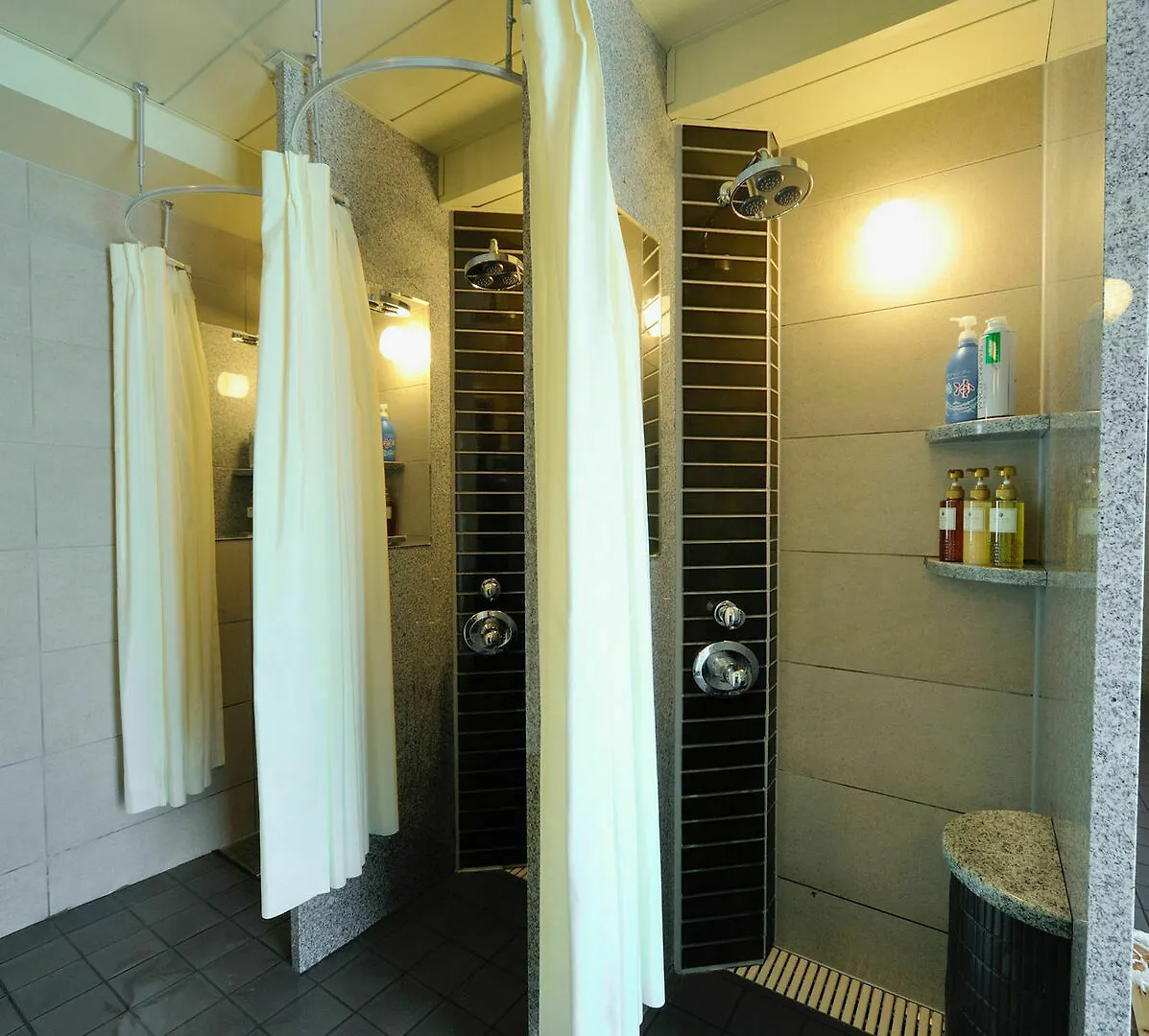 Global Cabin Tokyo Gotanda Capsule hotel
