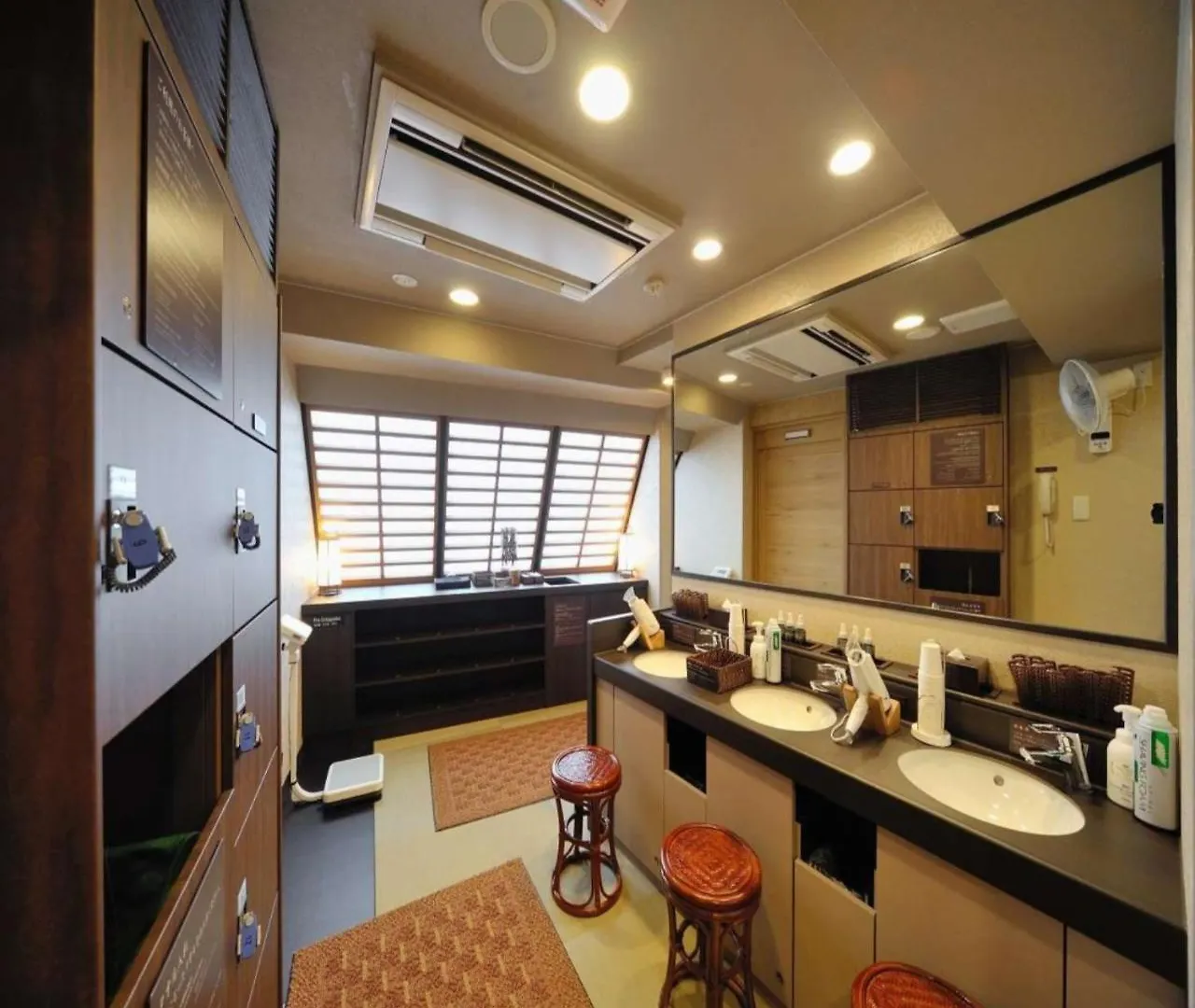 Global Cabin Tokyo Gotanda